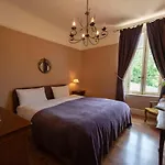 Appartement de 2 Chambres au 1er Etage