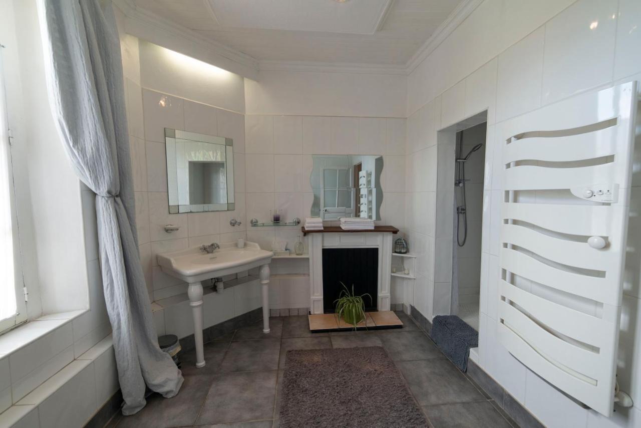 Appartement De 2 Au 1er Etage *